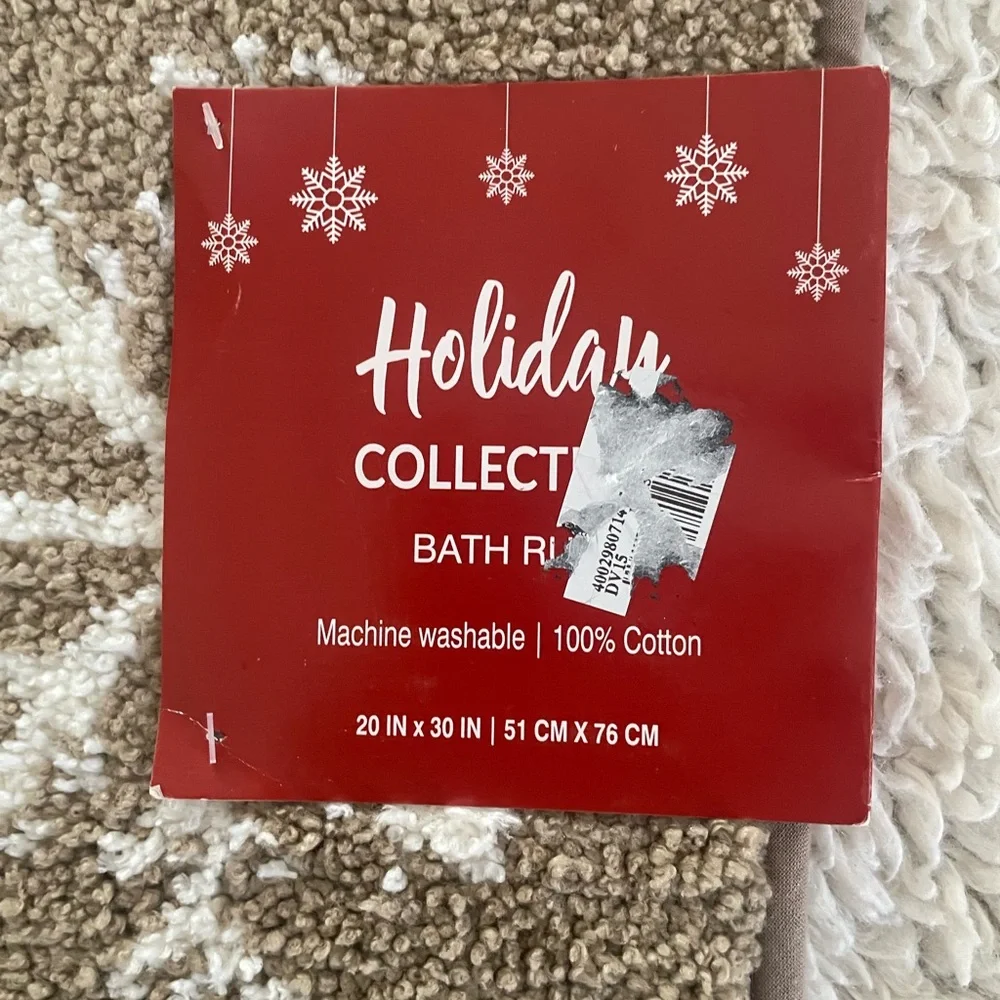 Holiday Reindeer Bath Mat - Tan and White